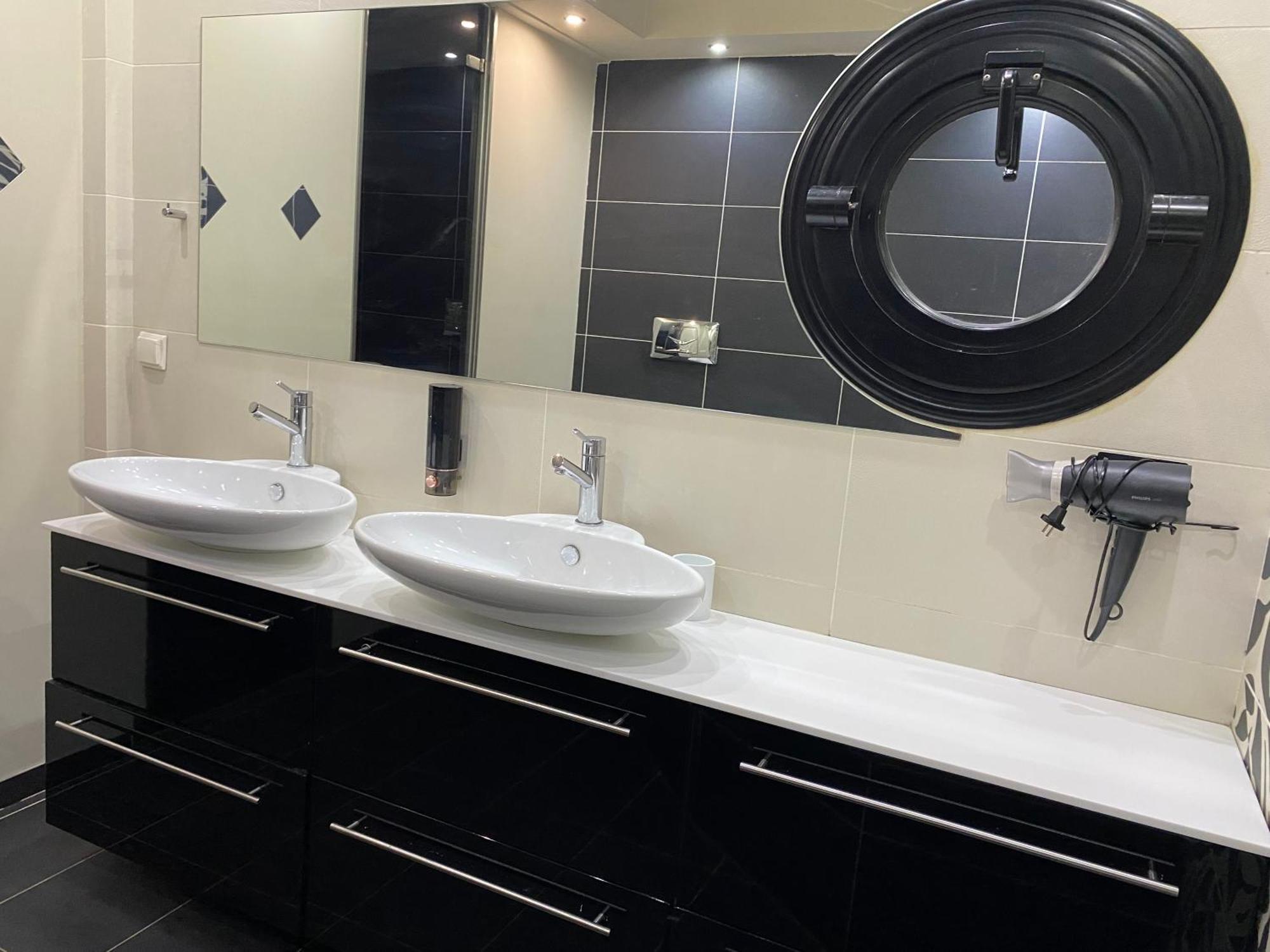 Luxury View Apartment 10Min From Athens Airport コロピオン エクステリア 写真