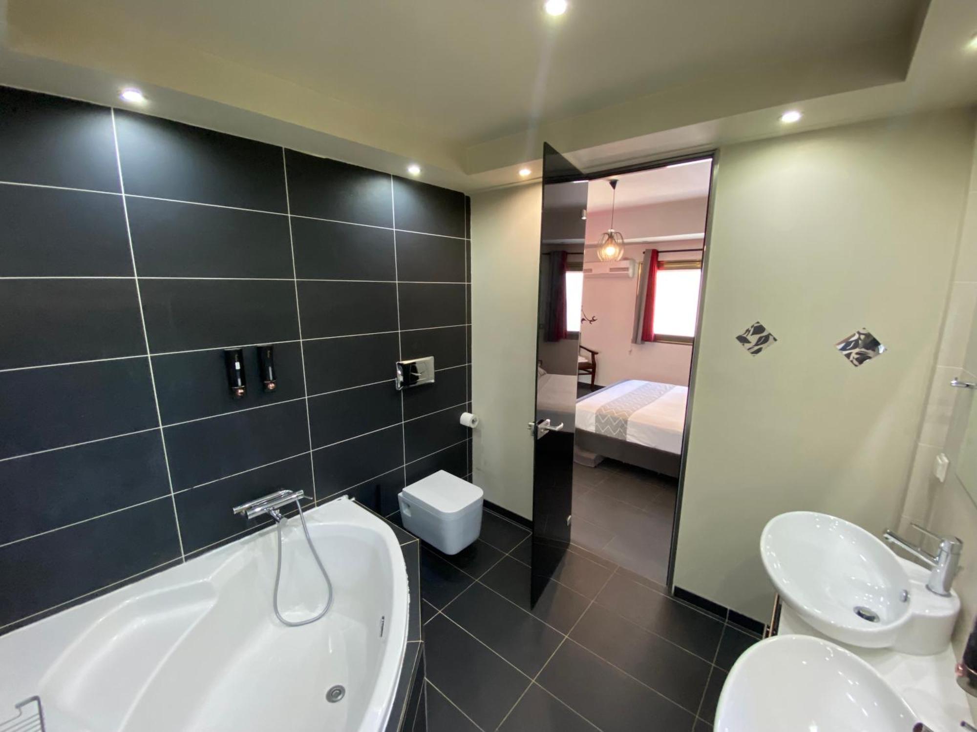Luxury View Apartment 10Min From Athens Airport コロピオン エクステリア 写真