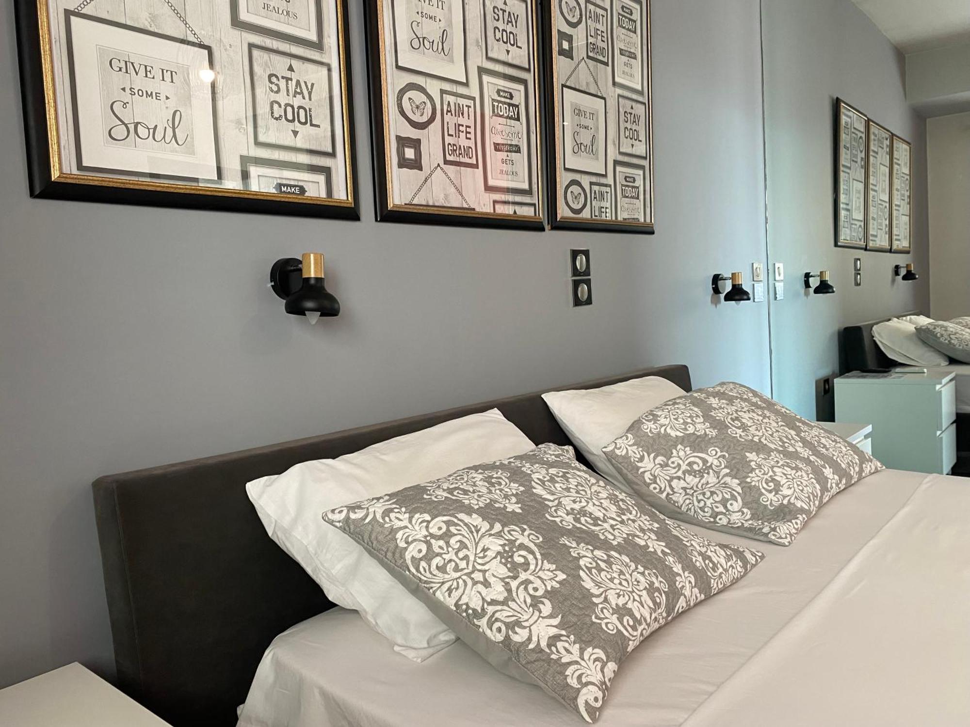 Luxury View Apartment 10Min From Athens Airport コロピオン エクステリア 写真