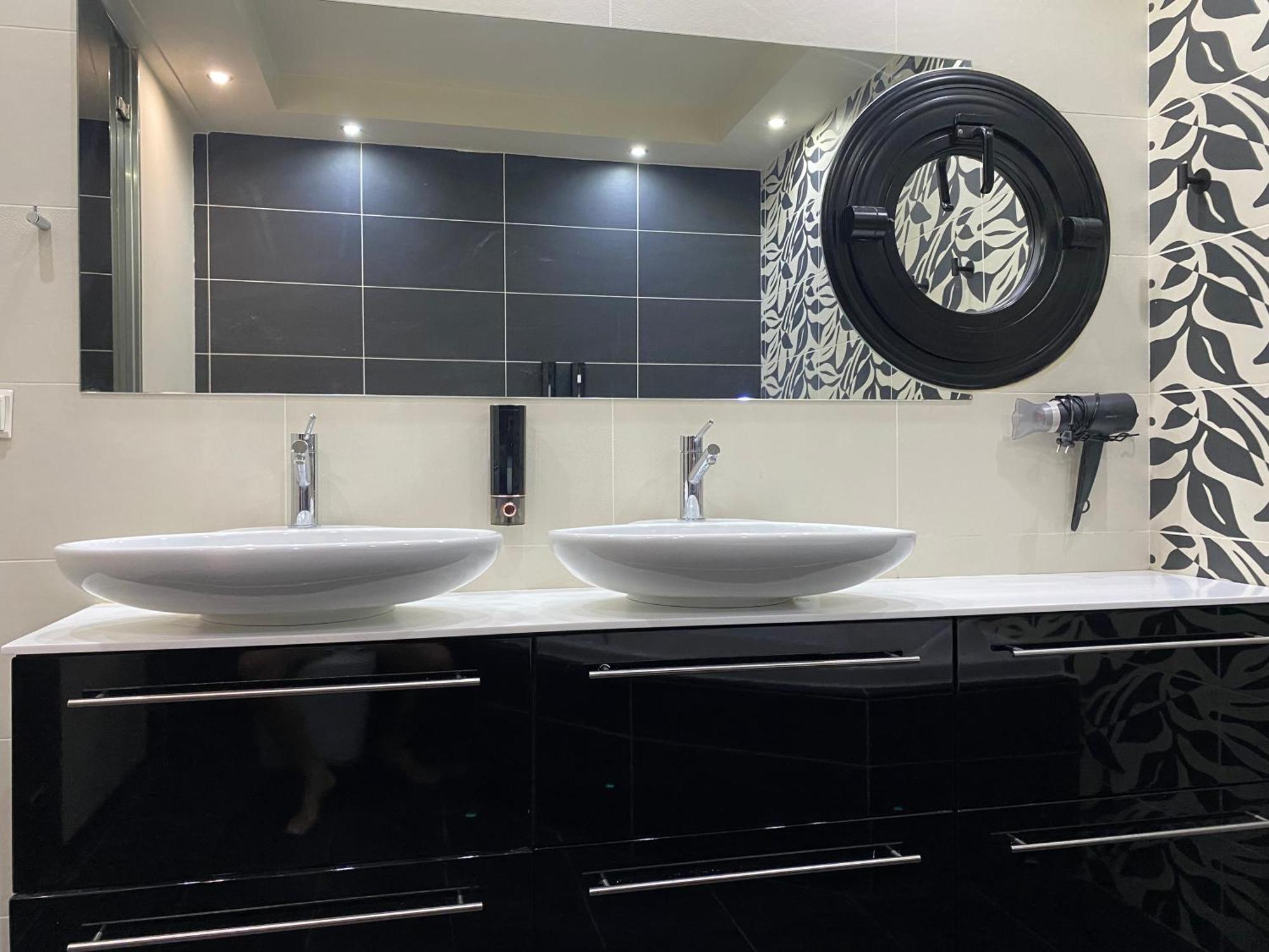 Luxury View Apartment 10Min From Athens Airport コロピオン エクステリア 写真