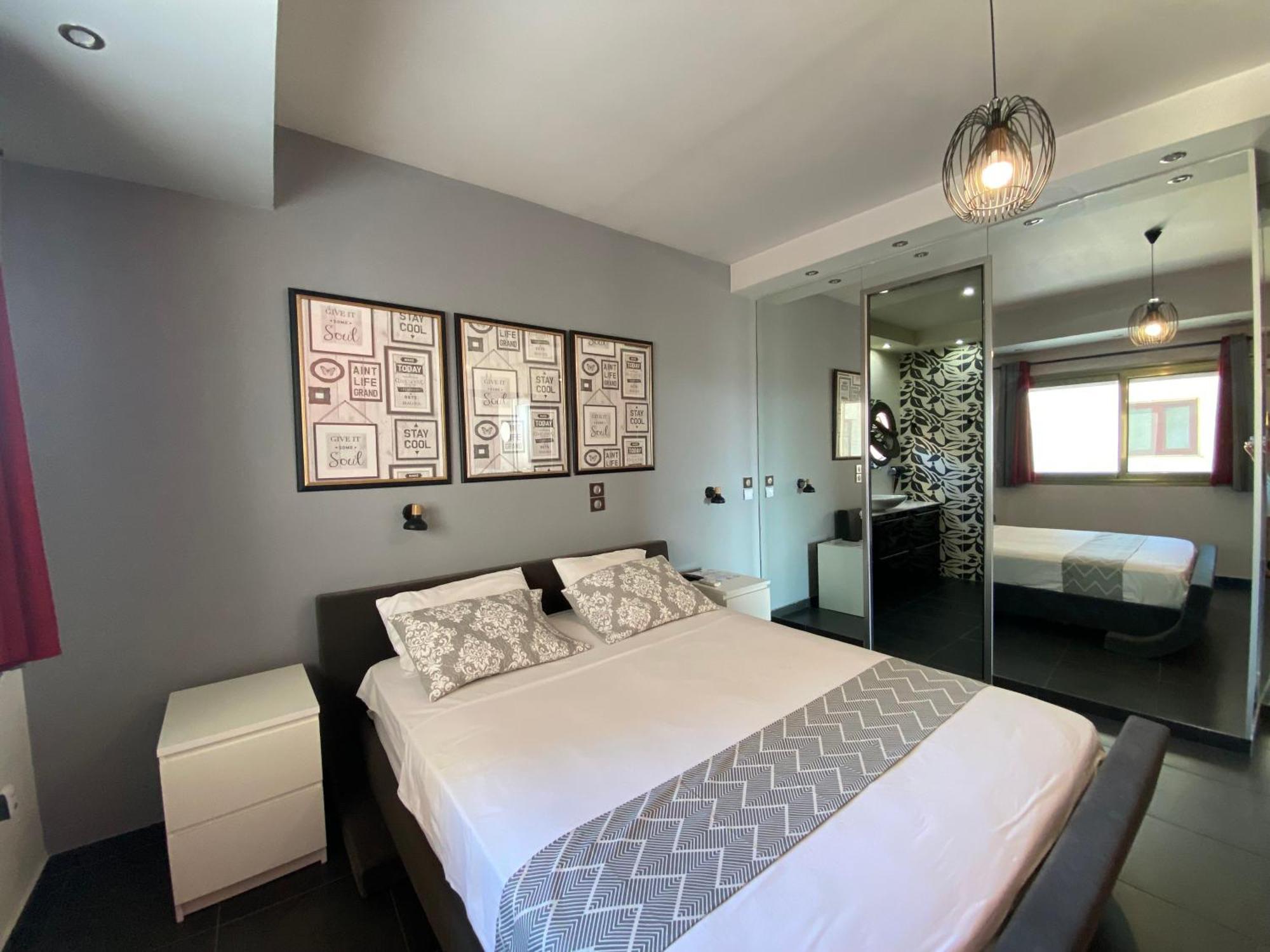 Luxury View Apartment 10Min From Athens Airport コロピオン エクステリア 写真